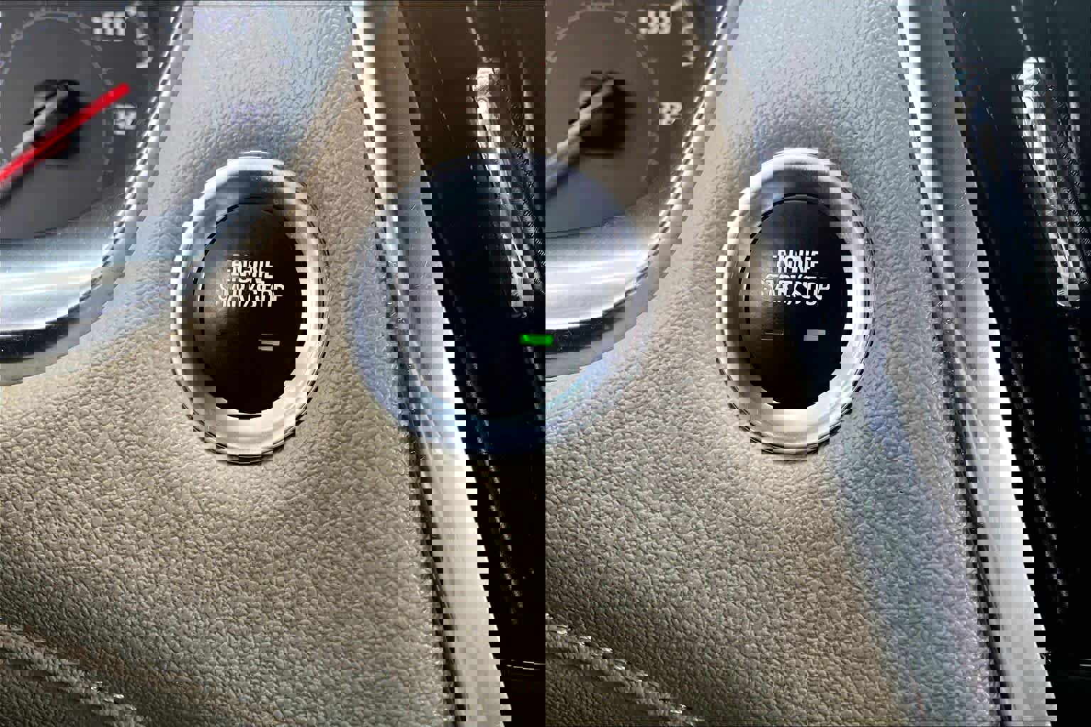 Used 2022 Chevrolet Traverse LS FWD image 35