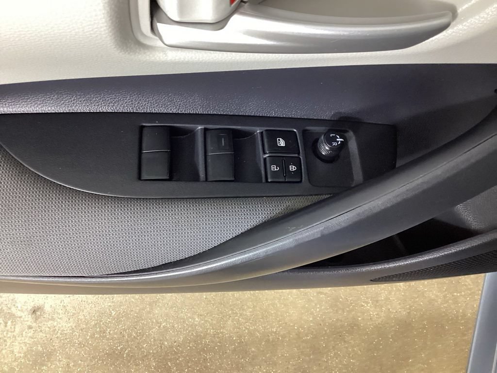 Used 2020 Toyota Corolla LE FWD image 13