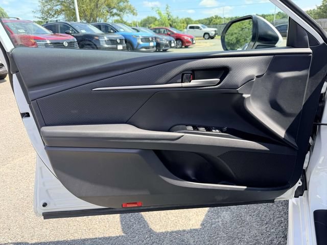 Used 2025 Toyota Camry SE FWD image 14