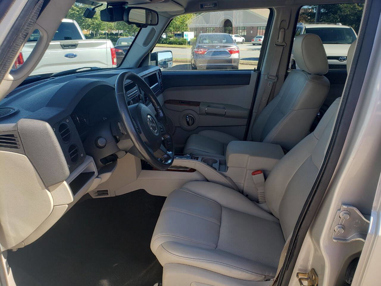 Used 2007 Jeep Commander Limited image 8