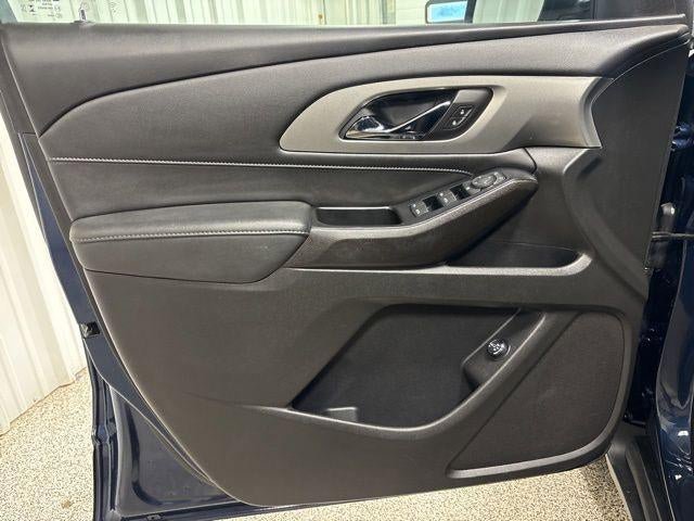Used 2023 Chevrolet Traverse LT FWD image 13