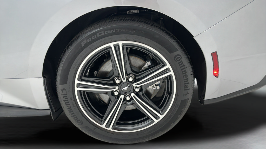 Used 2025 Ford Mustang Premium RWD image 8