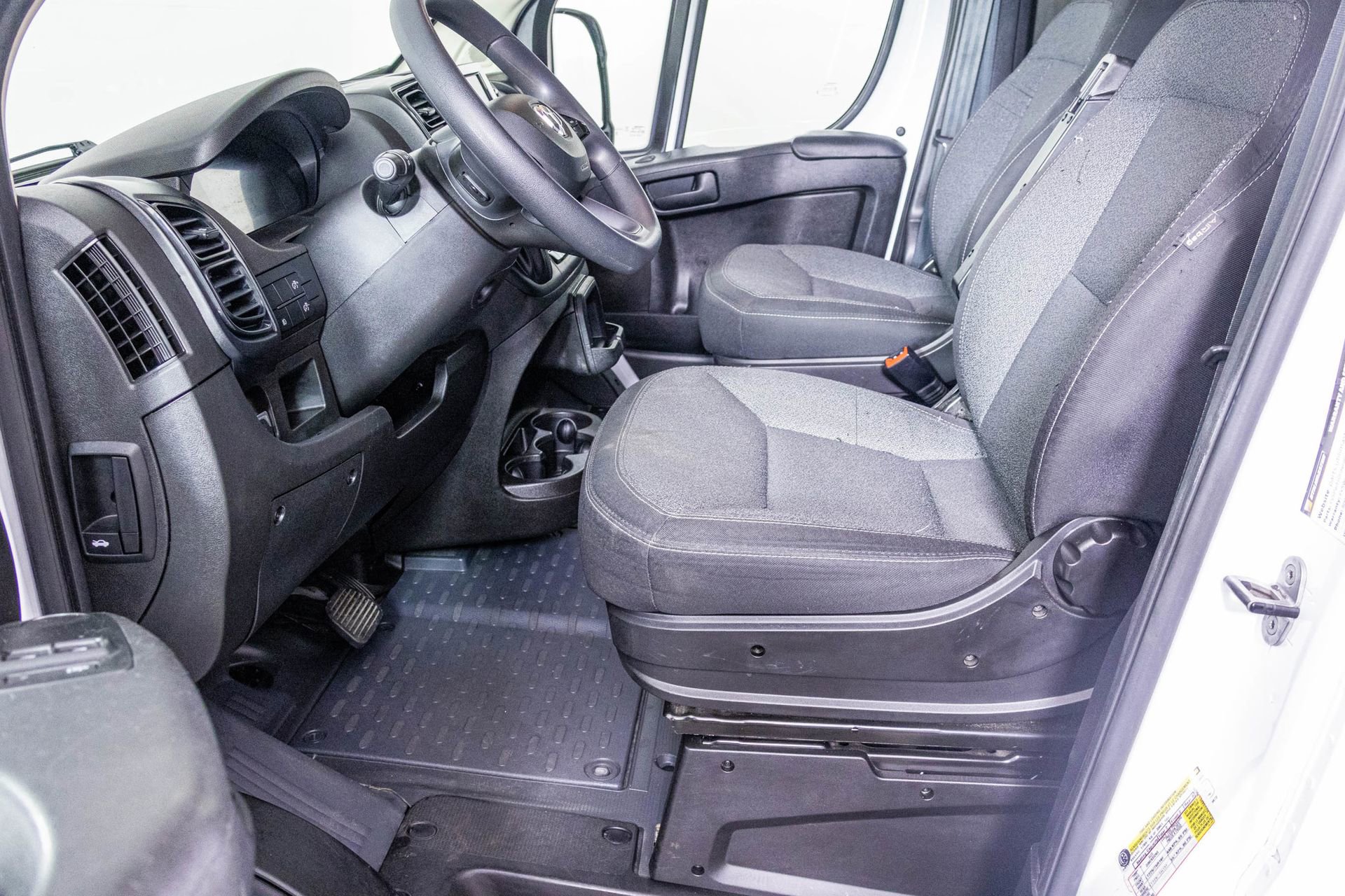 Used 2023 RAM ProMaster 2500 image 17