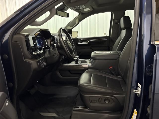 Used 2022 Chevrolet Silverado 1500 LTZ w/ LTZ Convenience Package II AWD/4WD image 32