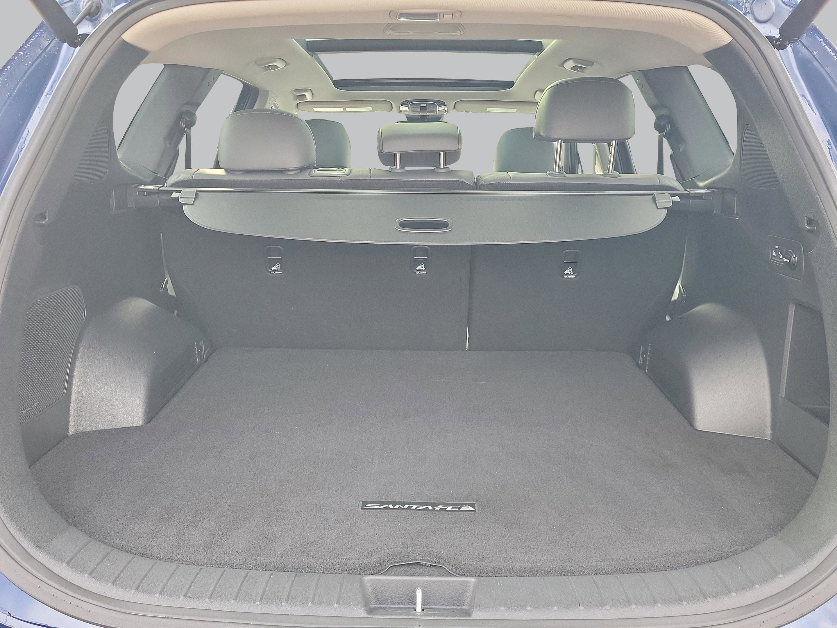 Used 2023 Hyundai Santa Fe SEL w/ Premium Package image 7