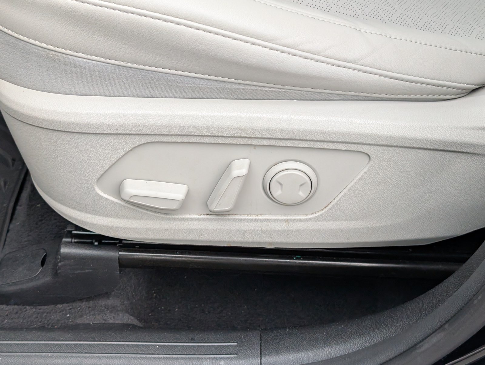 Used 2023 Kia Sorento EX w/ Panoramic Sunroof Package FWD image 16