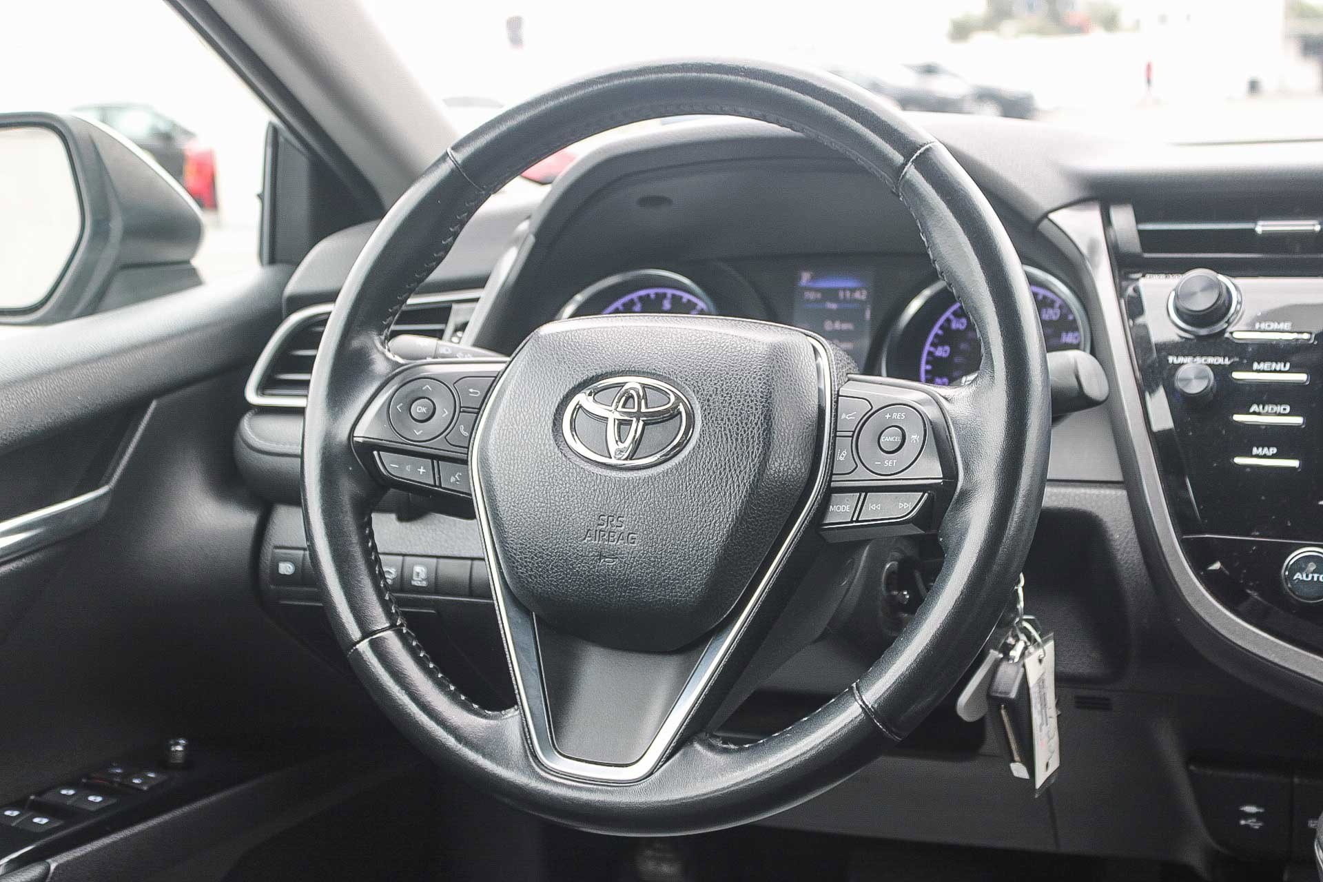 Used 2019 Toyota Camry SE w/ Carpet Mat Package FWD image 16