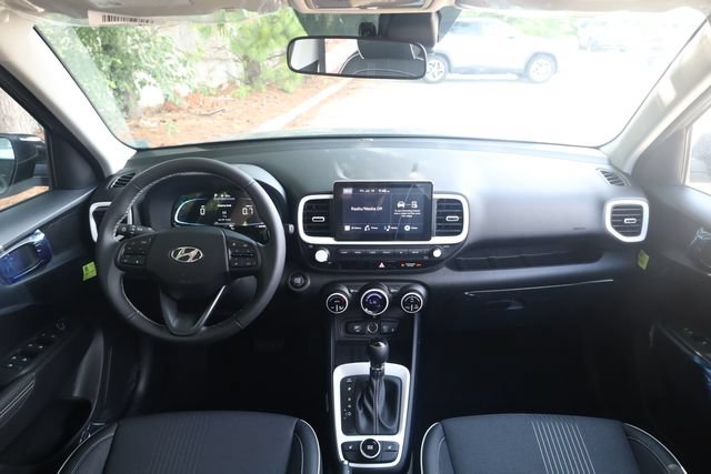 New 2026 Hyundai Venue SEL FWD image 12