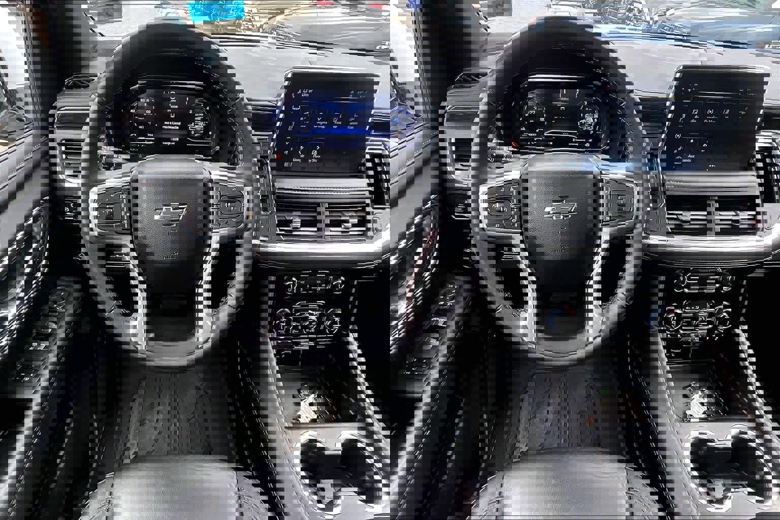 Used 2023 Chevrolet Suburban Z71 w/ Luxury Package image 6