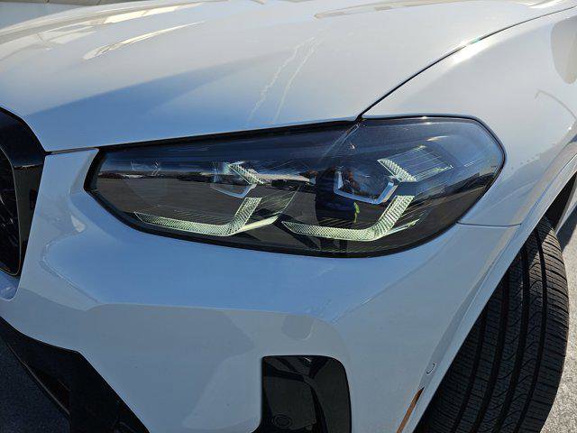 Used 2025 BMW X4 xDrive30i w/ Premium Package image 32