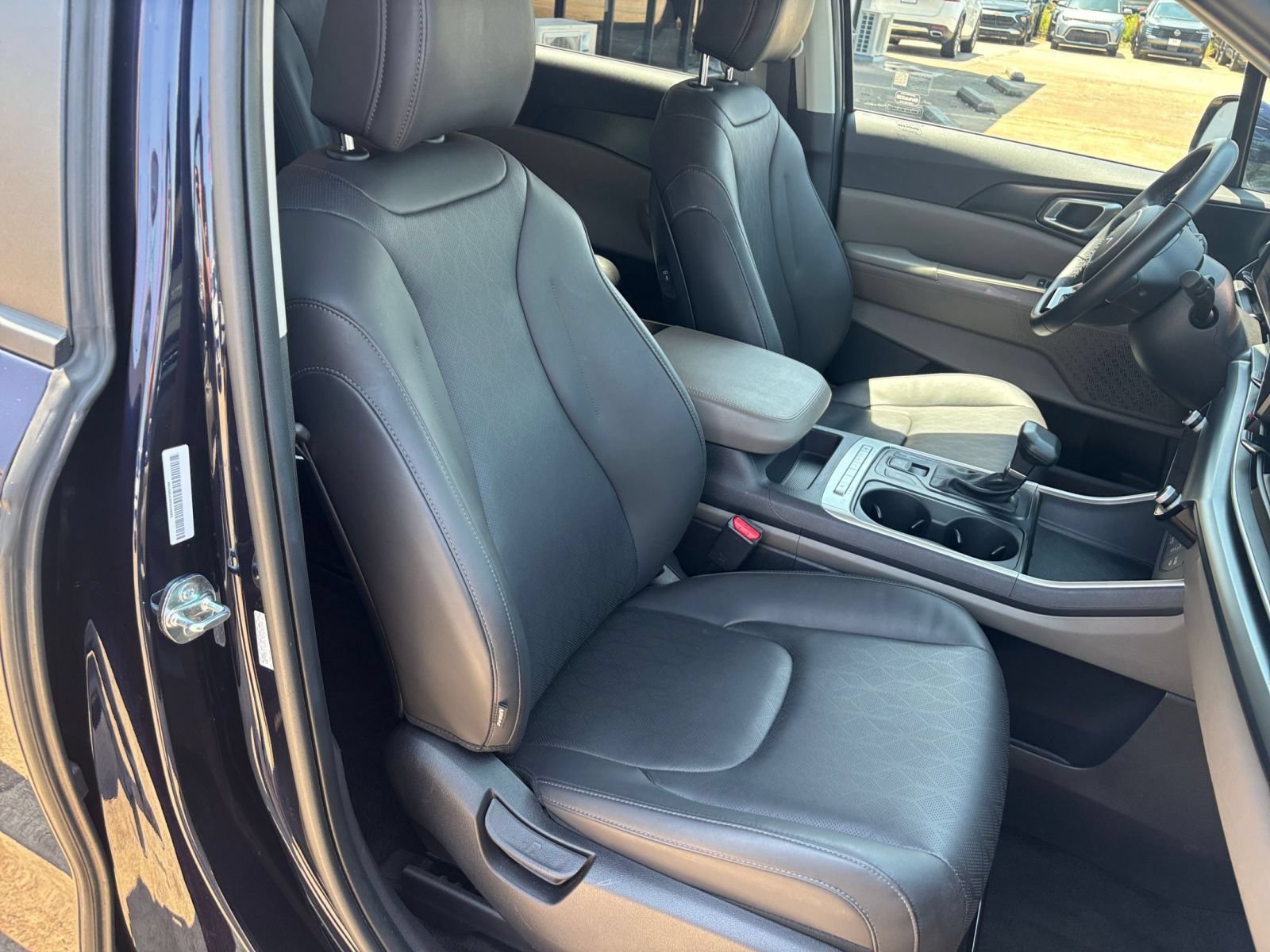 Used 2026 Kia Carnival FWD image 34