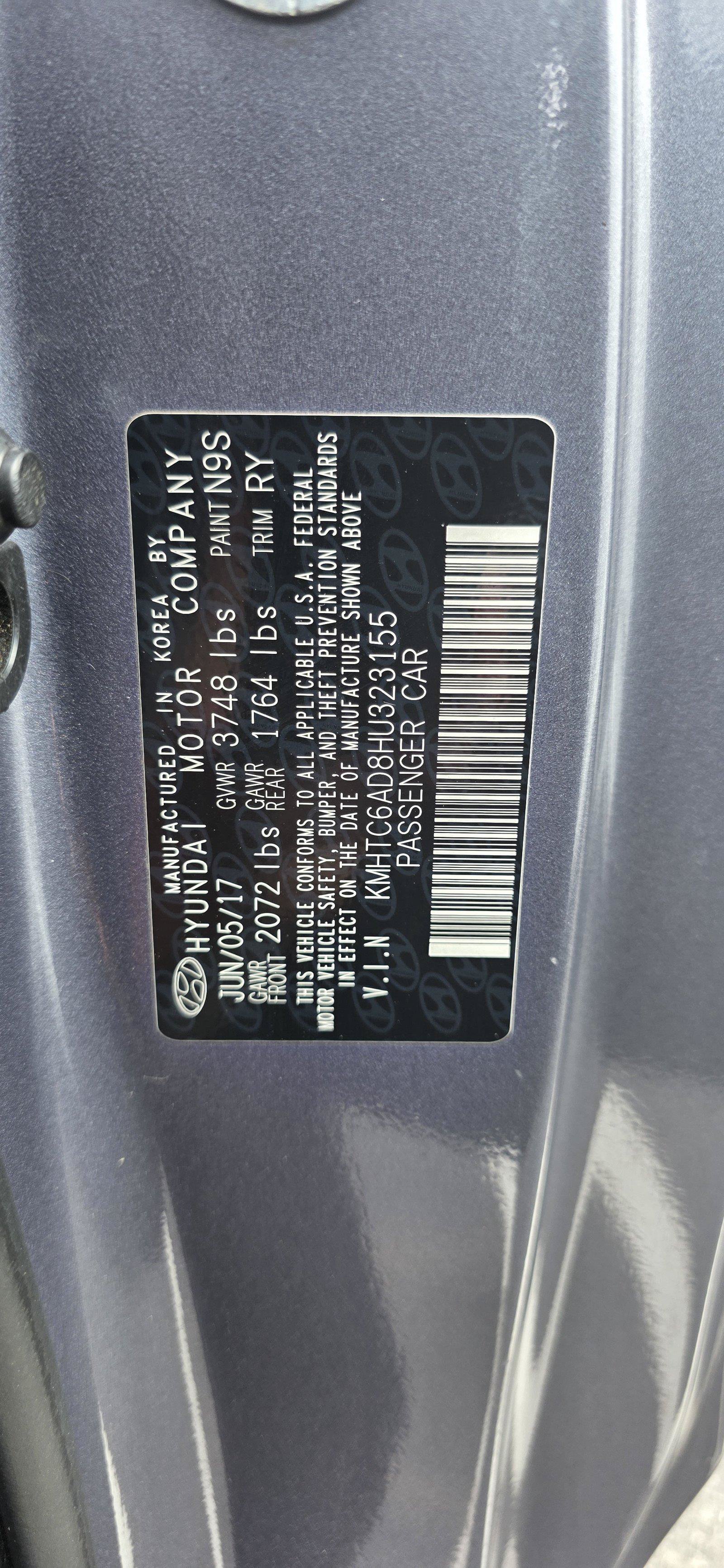 Used 2017 Hyundai Veloster Value Edition FWD image 23