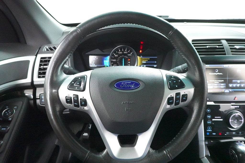 Used 2015 Ford Explorer Limited w/ Equipment Group 301A AWD/4WD image 12