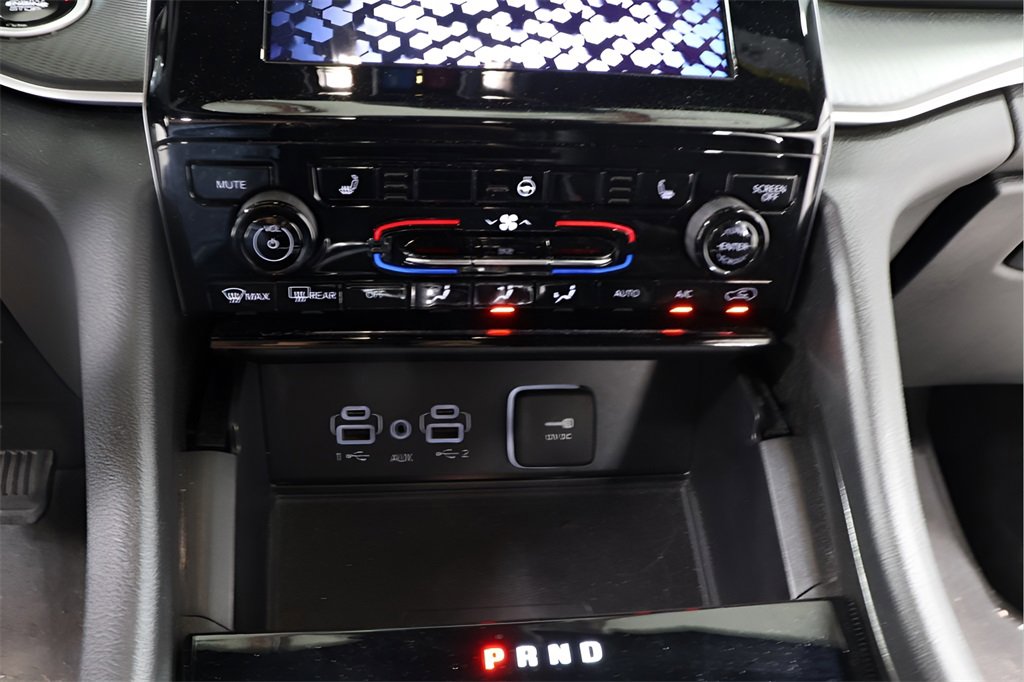 Used 2024 Jeep Grand Cherokee L Laredo image 9