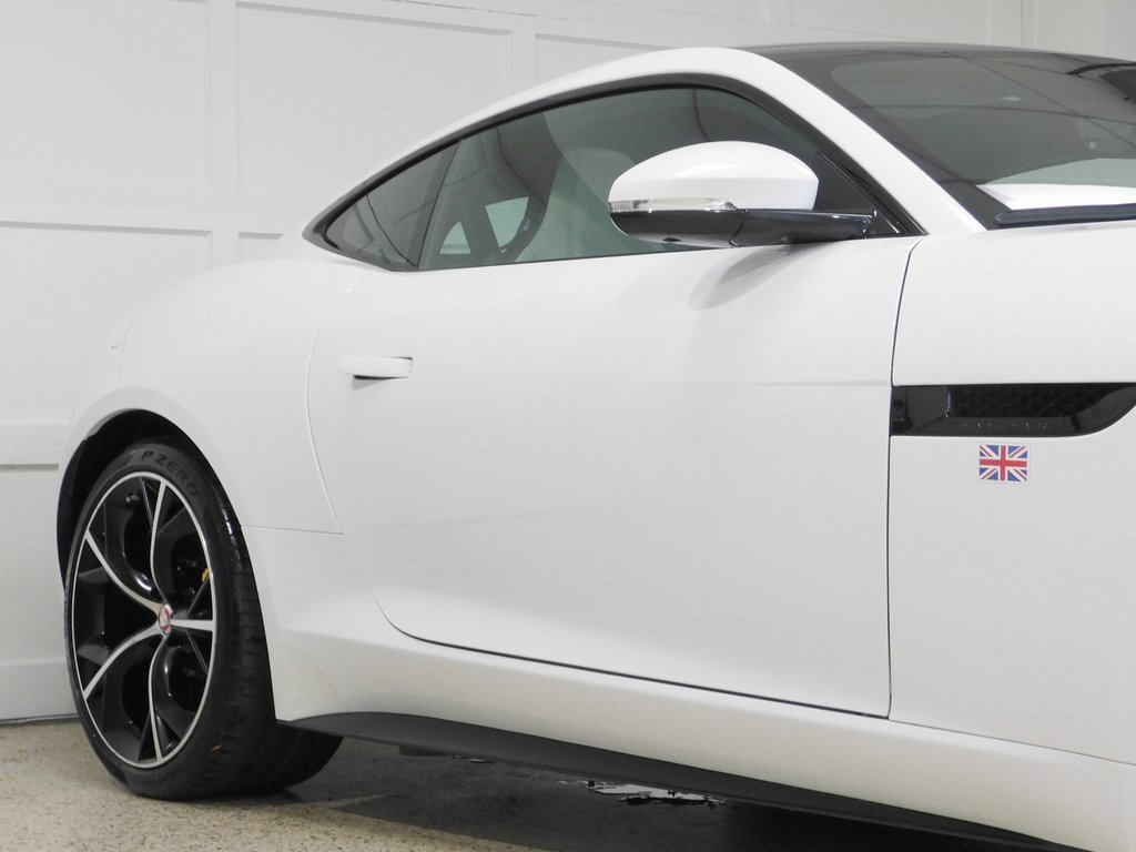 Used 2015 Jaguar F-TYPE R image 16