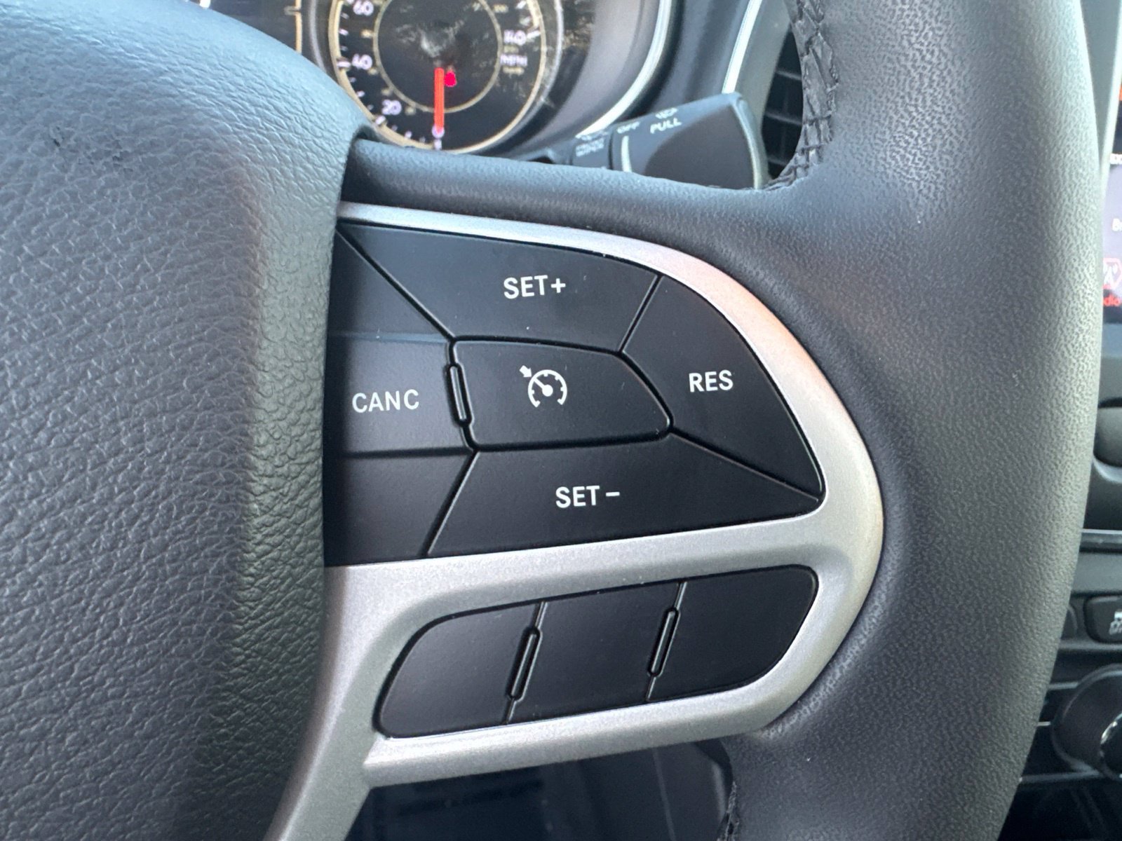 Used 2022 Jeep Cherokee Latitude w/ Sun & Sound Group AWD/4WD image 21