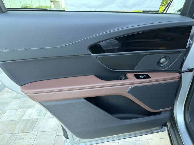 New 2026 Lincoln Nautilus Reserve w/ Jet Appearance Package AWD/4WD image 15