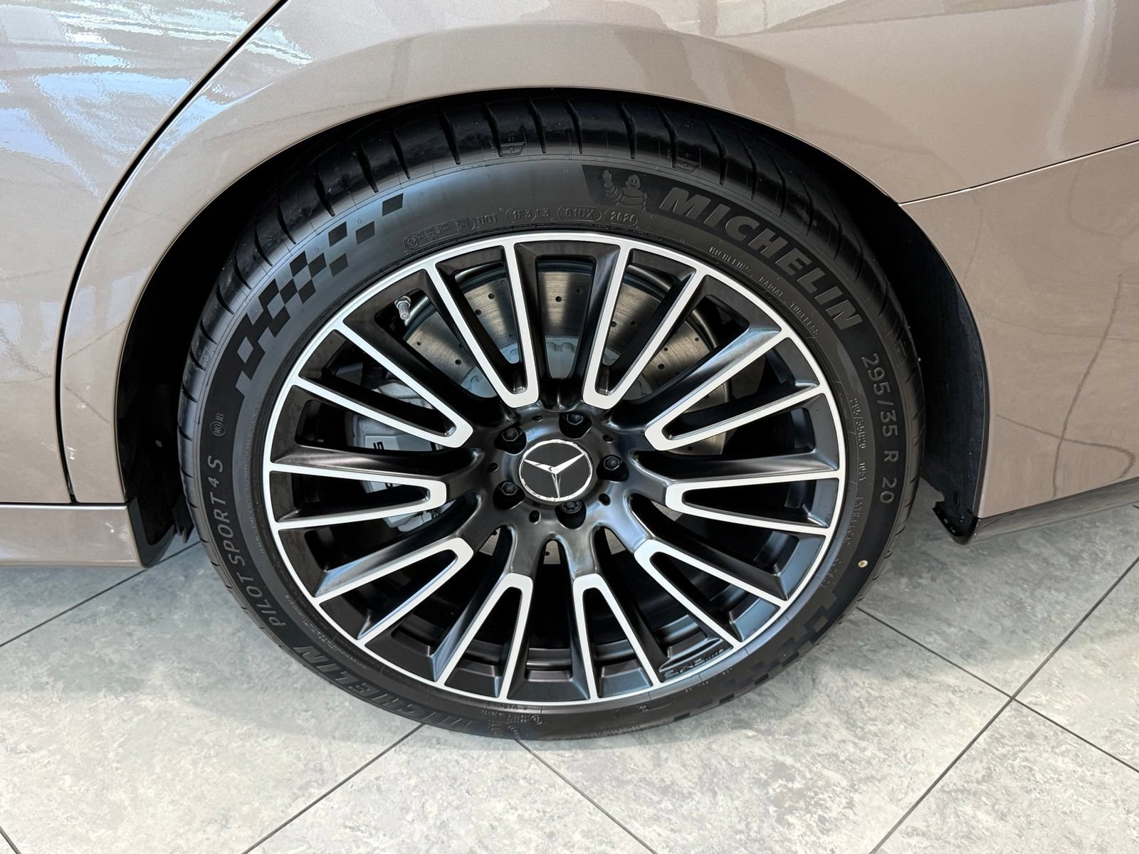 New 2027 Mercedes-Benz E 53 AMG e 4MATIC Sedan image 14