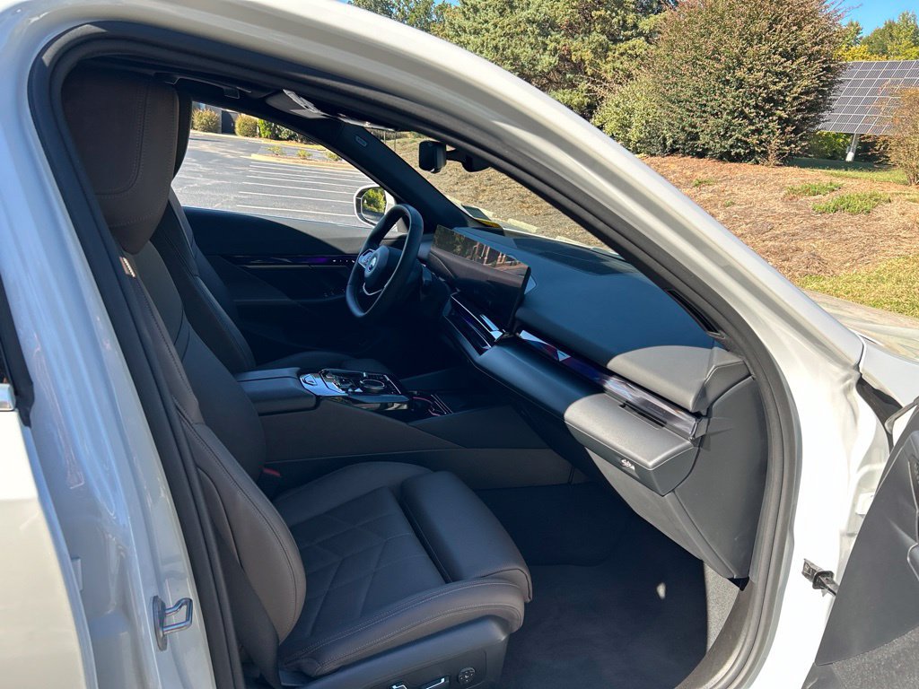 Used 2024 BMW i5 eDrive40i w/ M Sport Package RWD image 39