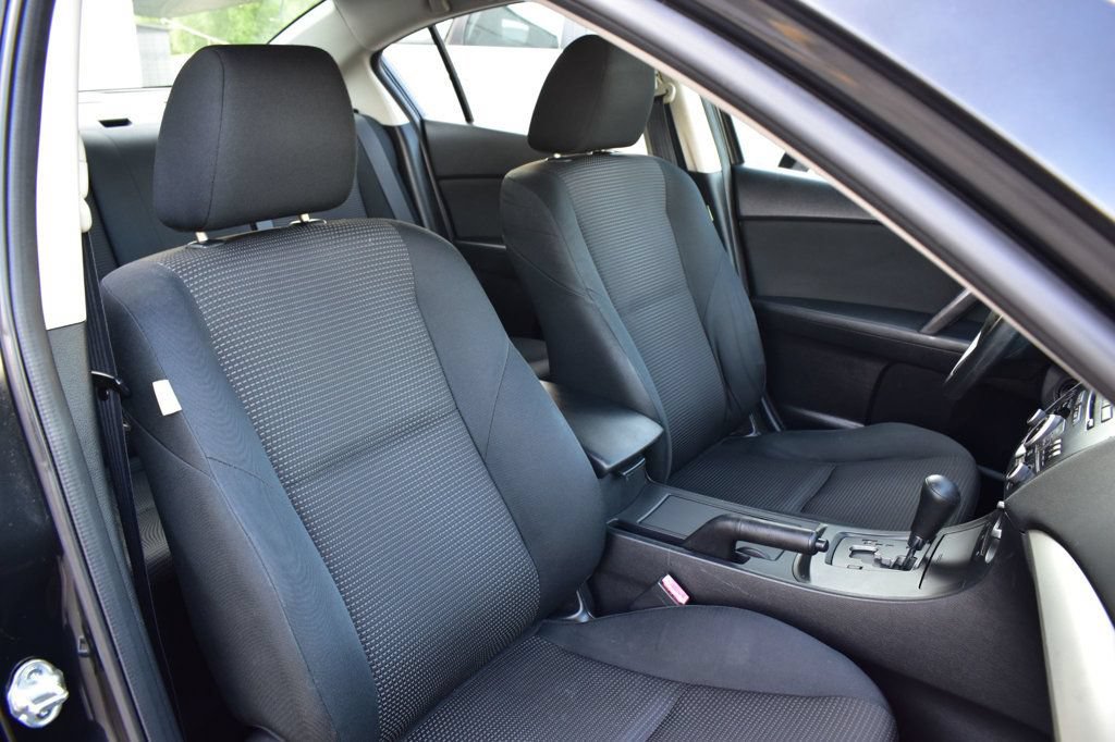 Used 2012 MAZDA MAZDA3 i Sport FWD image 18