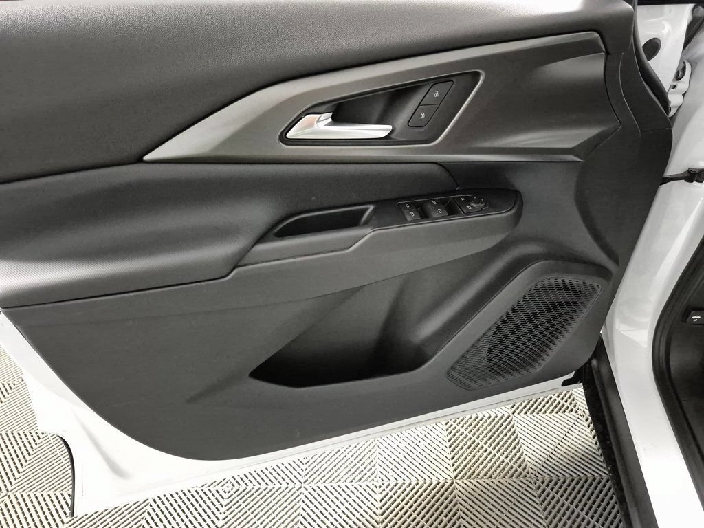 New 2026 Chevrolet Equinox EV LT FWD image 13