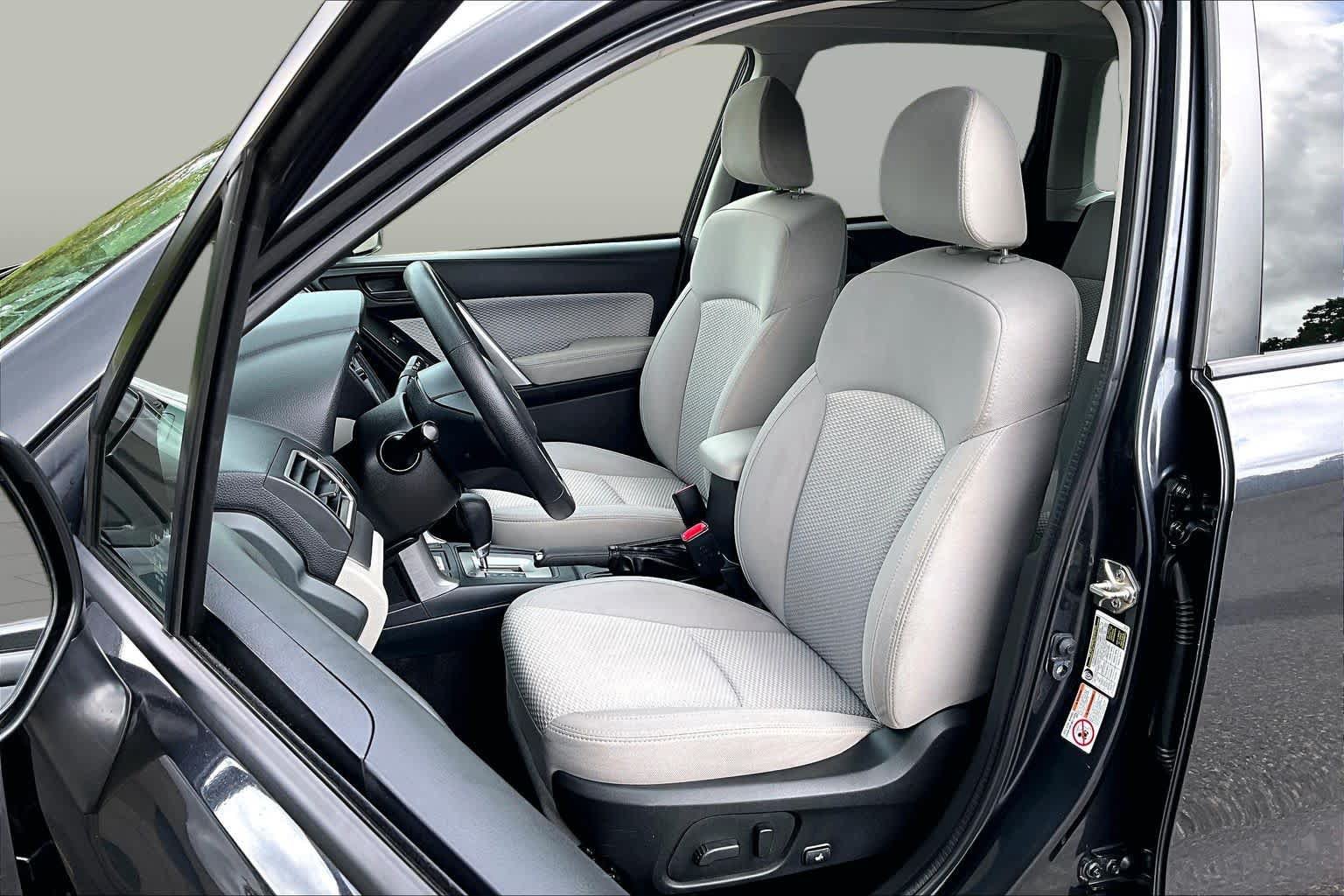 Used 2017 Subaru Forester 2.5i Premium w/ All-Weather Package AWD/4WD image 9