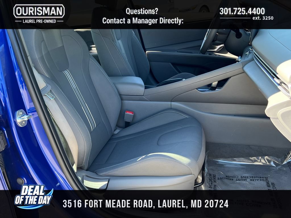 Used 2024 Hyundai Elantra SEL FWD image 21
