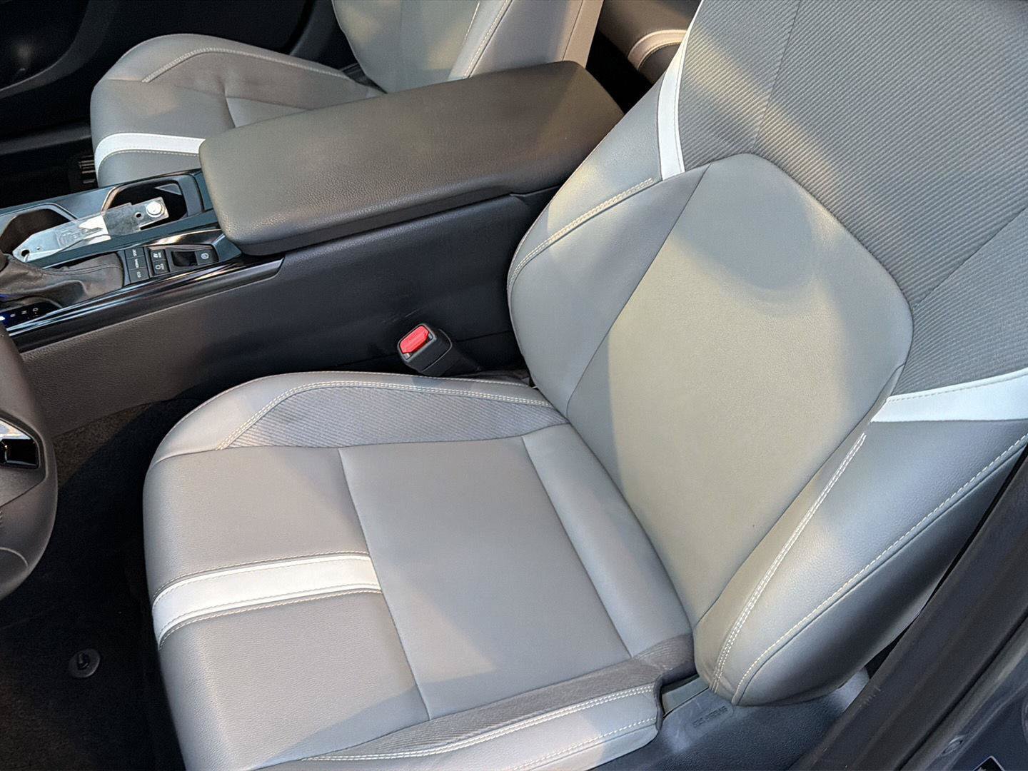 Used 2025 Toyota Camry SE w/ Multimedia Upgrade Package FWD image 29