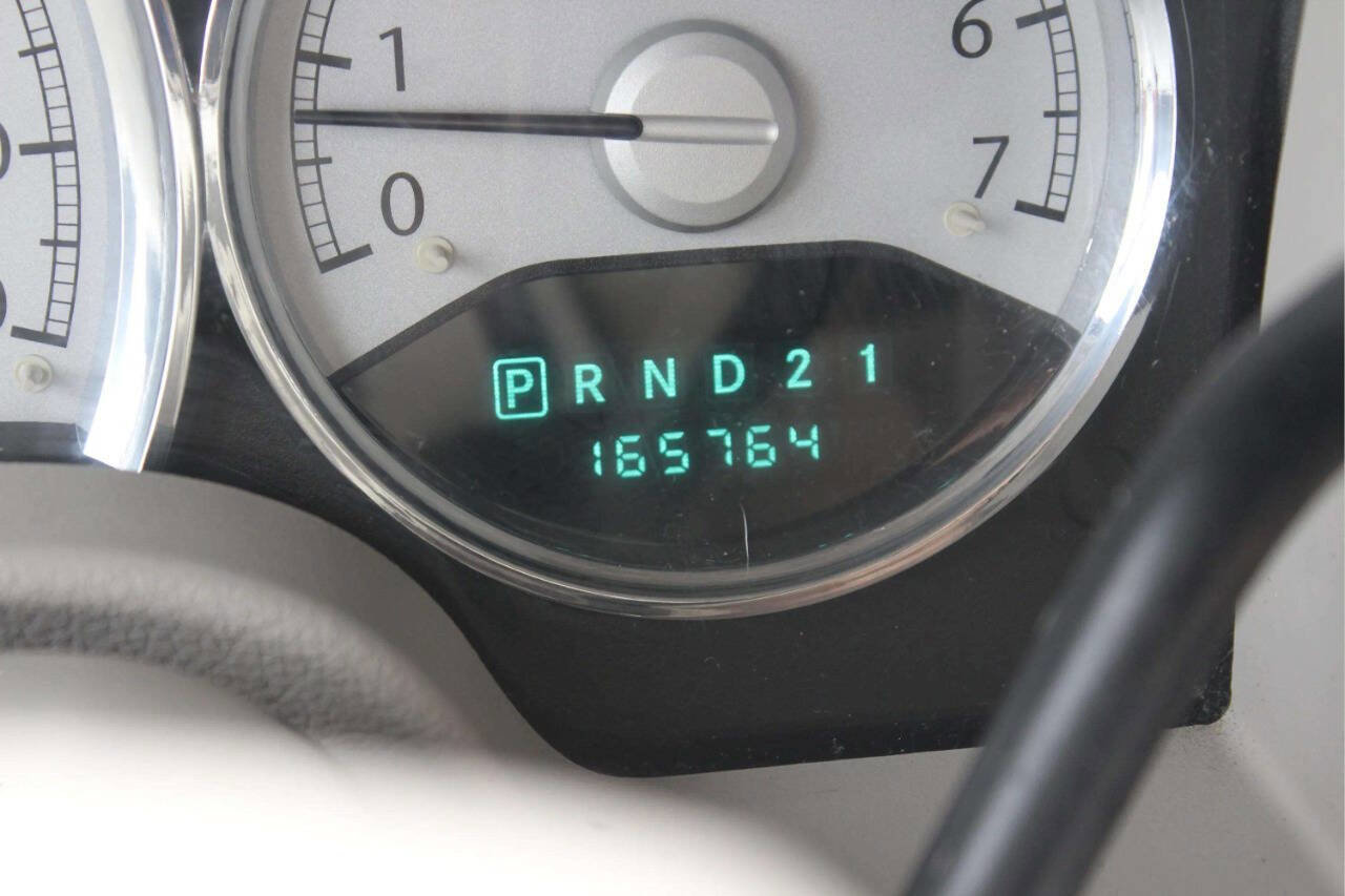 Used 2007 Chrysler Aspen Limited AWD/4WD image 10