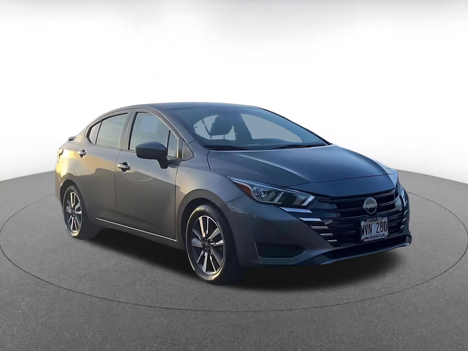 Used 2023 Nissan Versa SV image 2