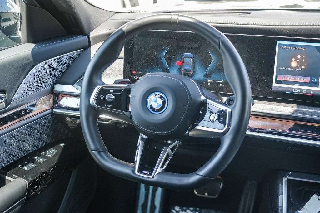 Used 2023 BMW i7 xDrive60 AWD/4WD image 15