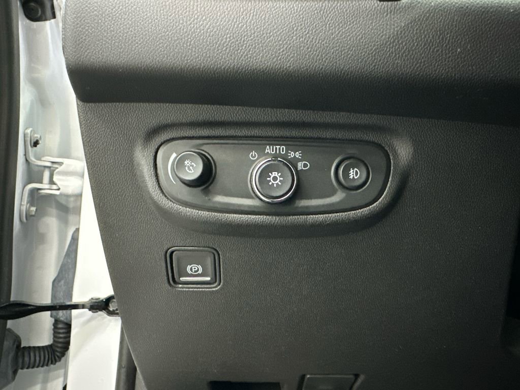 Used 2024 GMC Terrain SLT FWD image 33