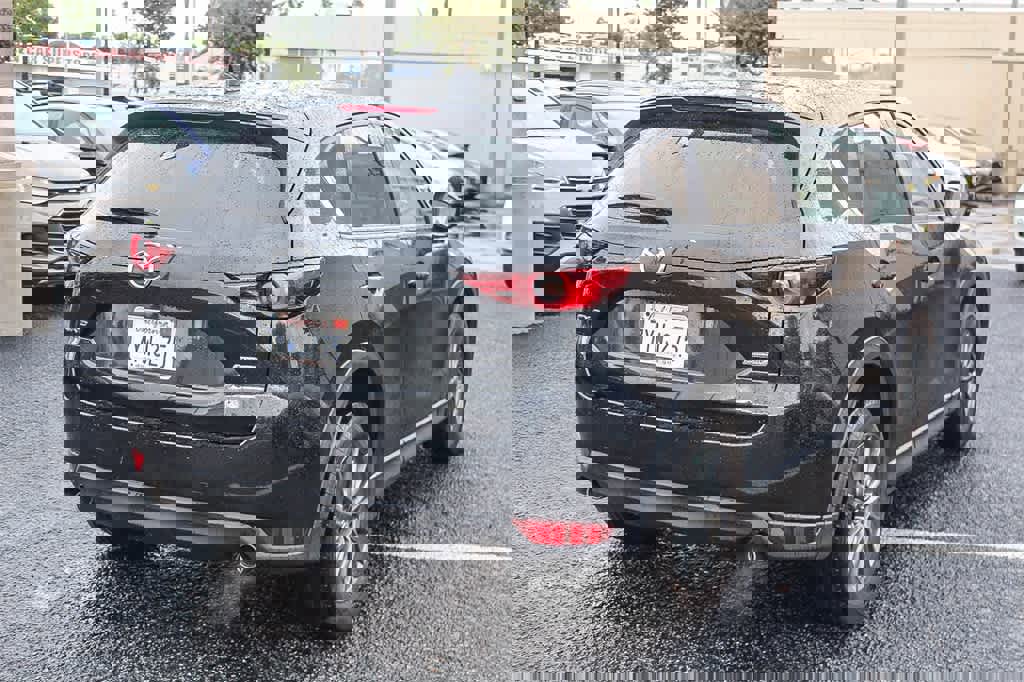 Used 2017 MAZDA CX-5 Touring image 4