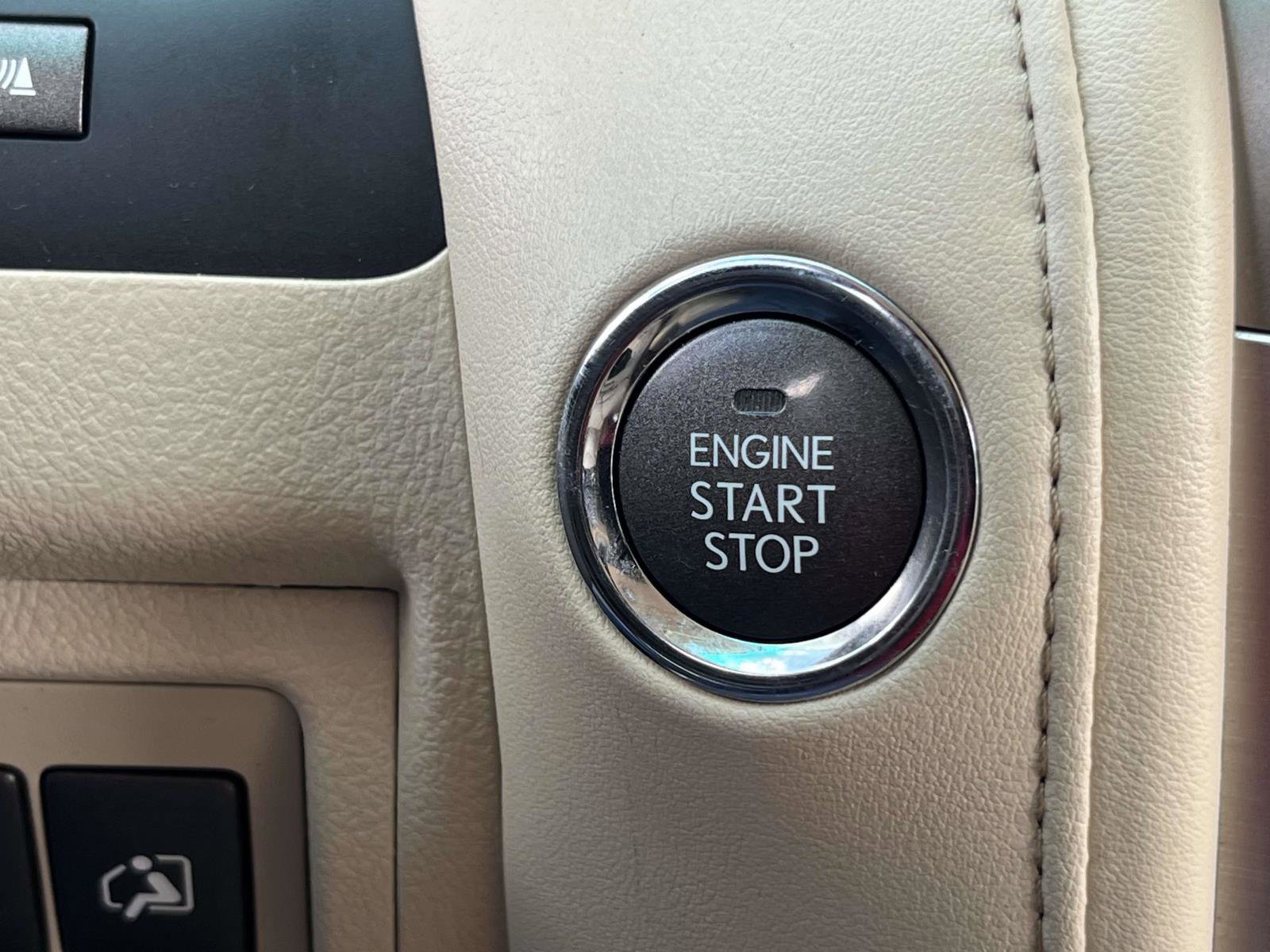 Used 2015 Lexus LX 570 4WD image 27