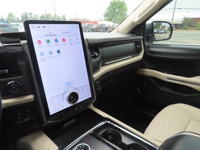 Used 2024 Ford Expedition Platinum AWD/4WD image 41