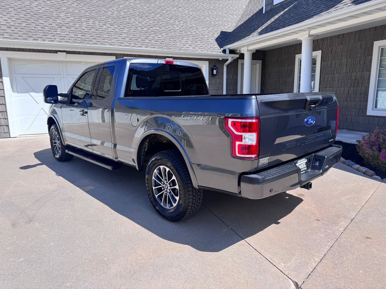 Used 2018 Ford F150 XLT w/ Equipment Group 302A Luxury AWD/4WD image 4
