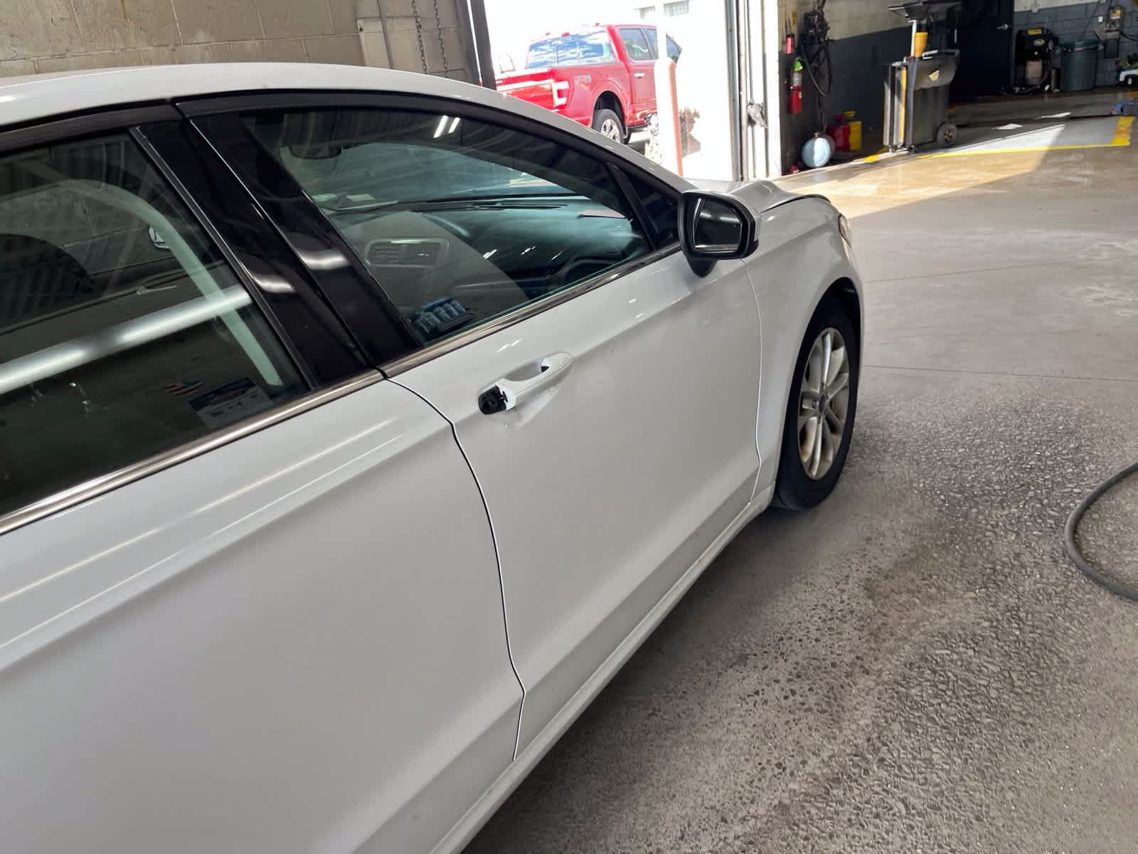 Used 2020 Ford Fusion SE FWD image 13
