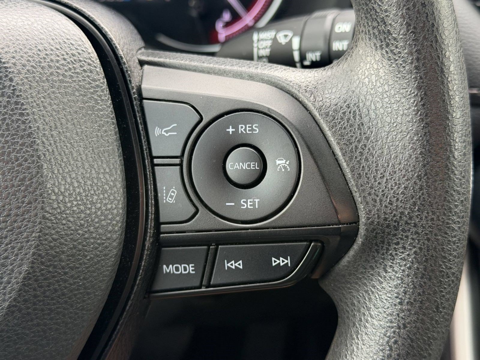Used 2023 Toyota RAV4 XLE w/ Convenience Package FWD image 19