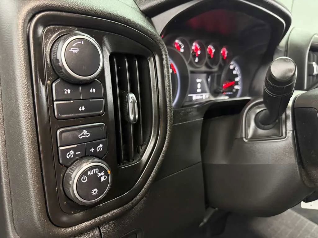 Used 2020 Chevrolet Silverado 2500 Custom w/ Custom Convenience Package AWD/4WD image 11