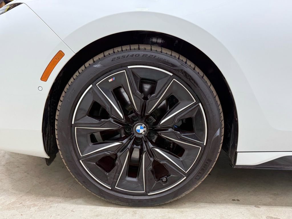Used 2024 BMW 760i xDrive w/ Premium Package image 58