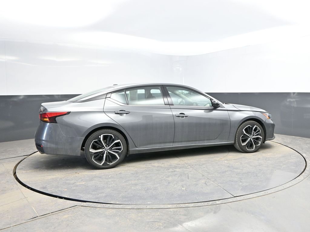 Used 2025 Nissan Altima 2.5 SR image 10