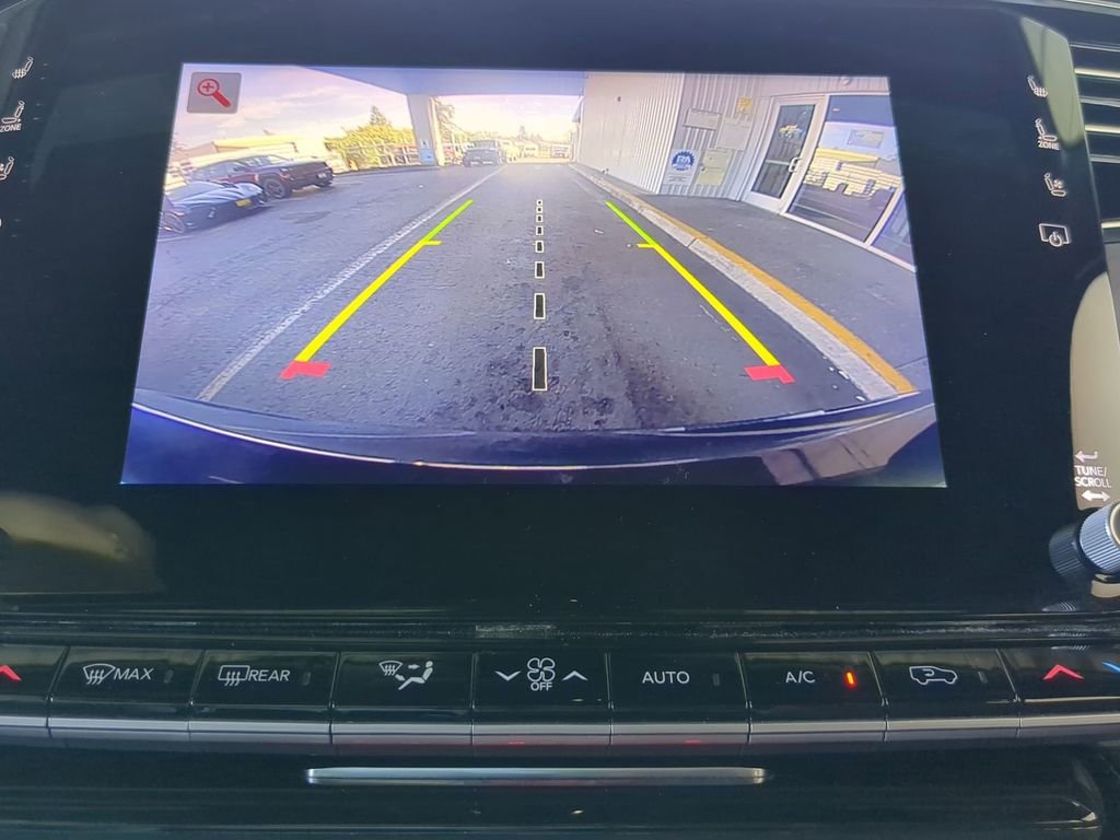 Used 2022 Jeep Wagoneer Series III w/ Premium Group I image 18