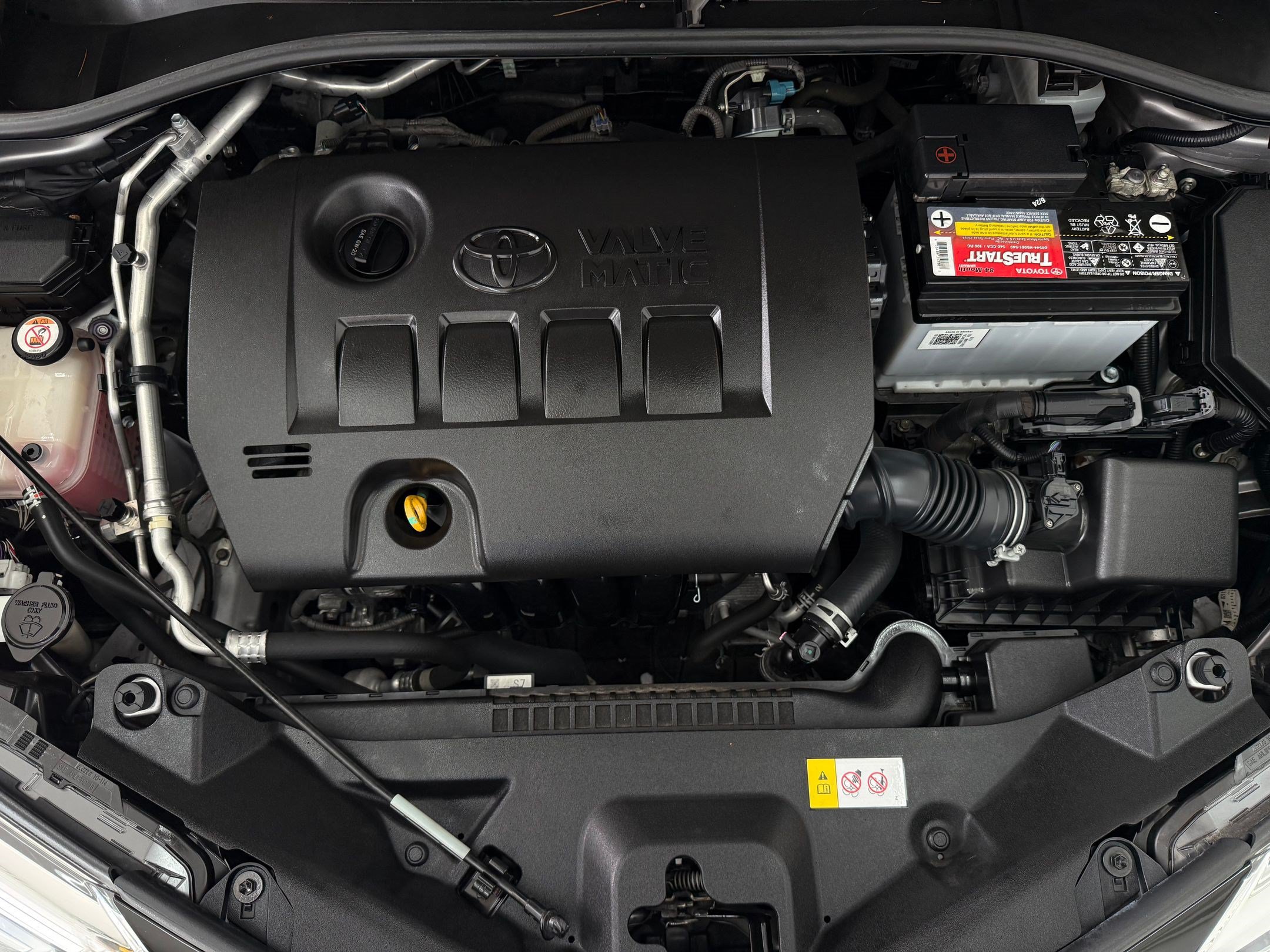 Used 2020 Toyota C-HR XLE FWD image 31