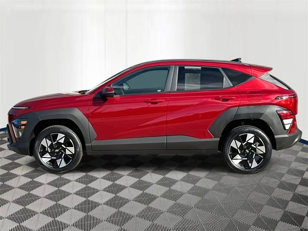 Used 2025 Hyundai Kona SEL image 2