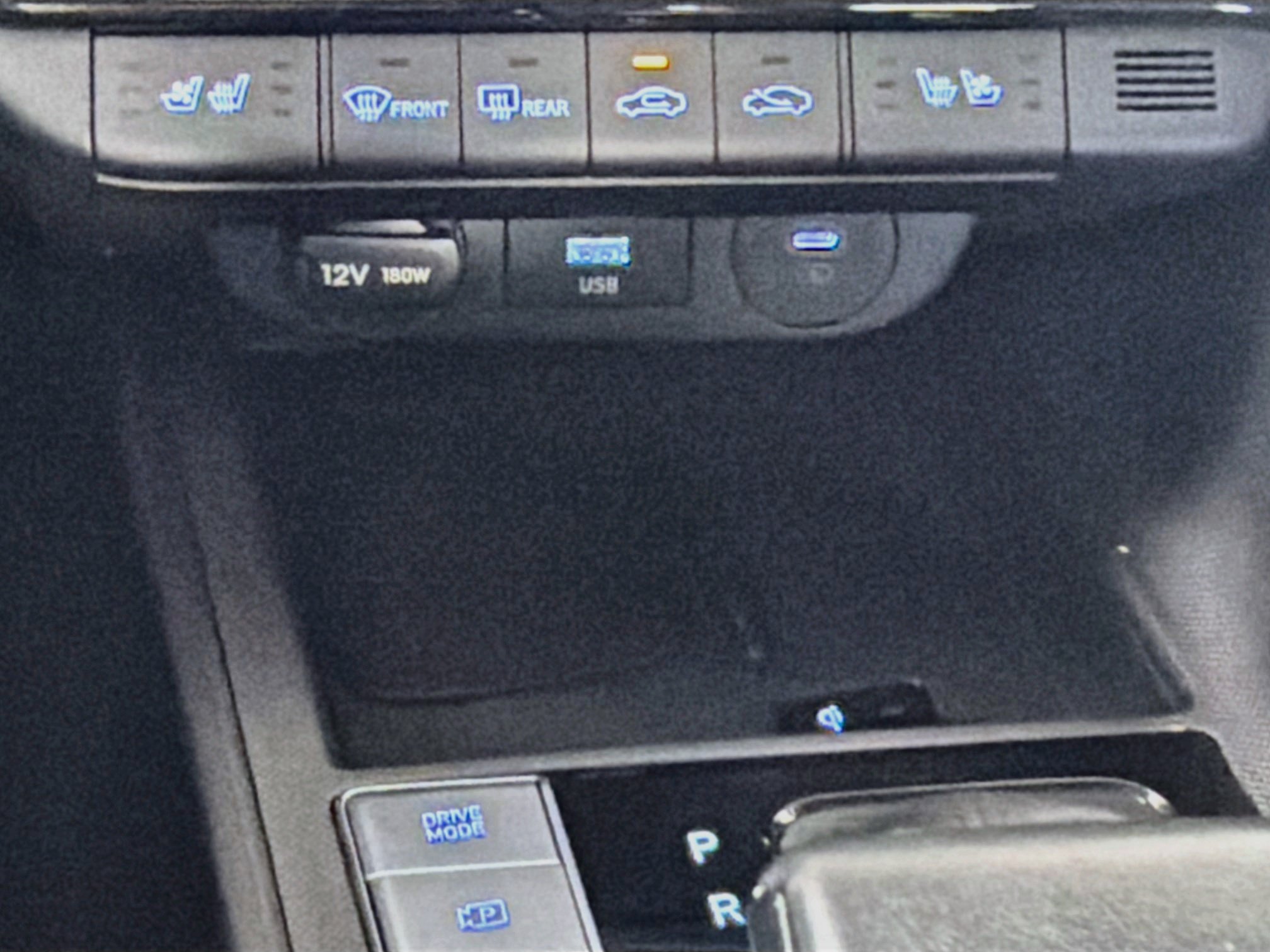 Used 2025 Hyundai Elantra Limited FWD image 26