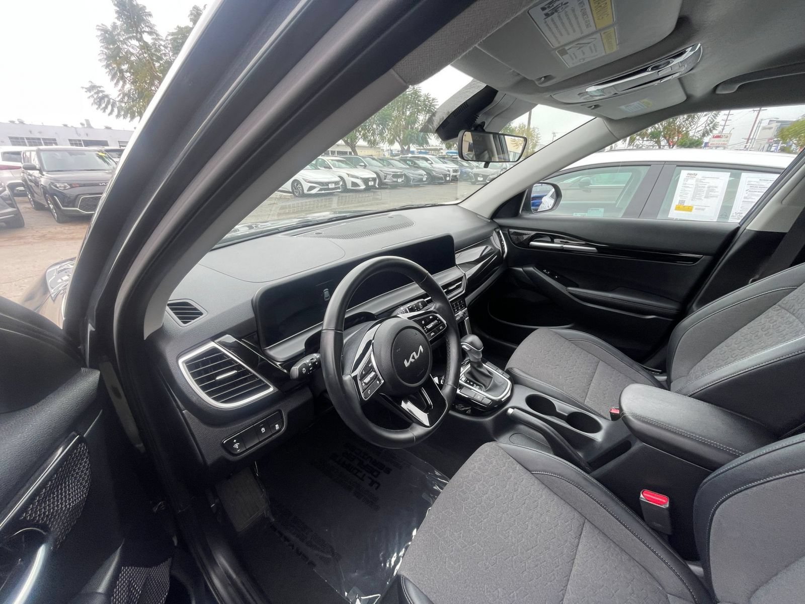 Used 2025 Kia Seltos S FWD image 36