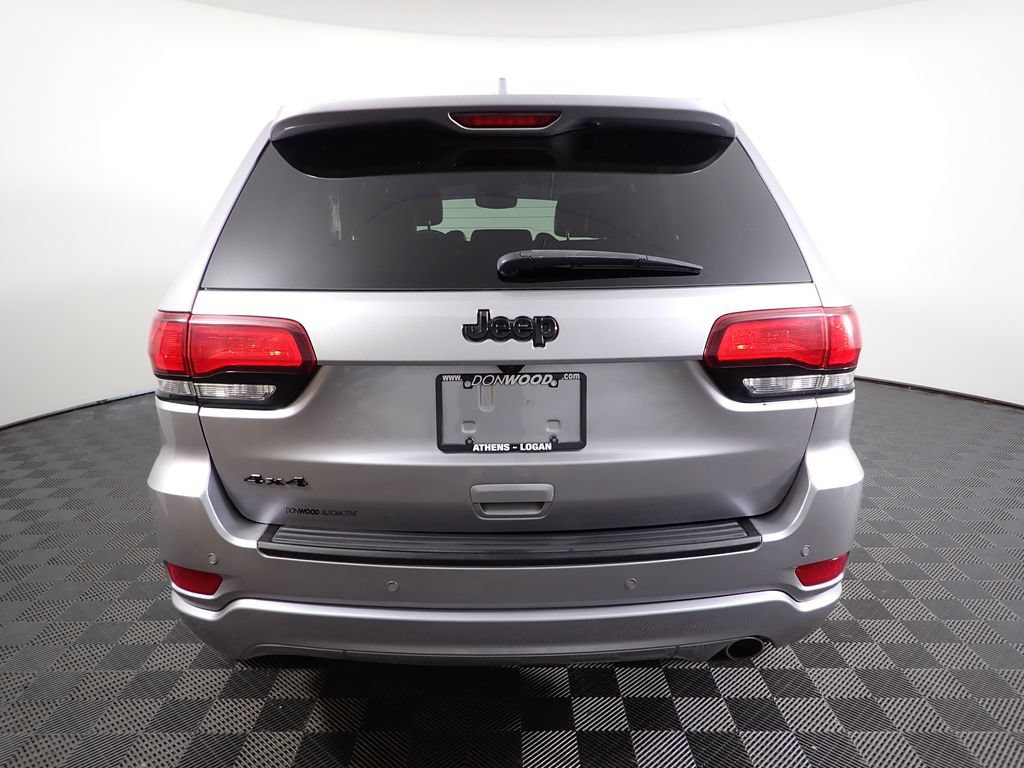 Used 2019 Jeep Grand Cherokee Altitude AWD/4WD image 13