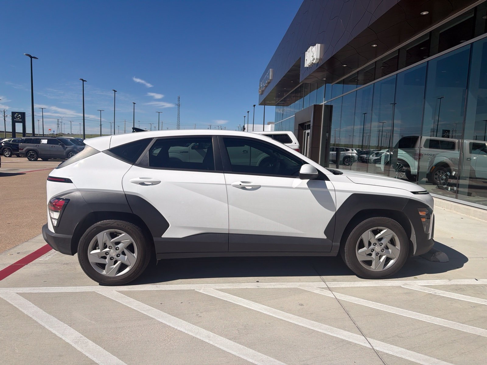 Used 2025 Hyundai Kona SE FWD image 4