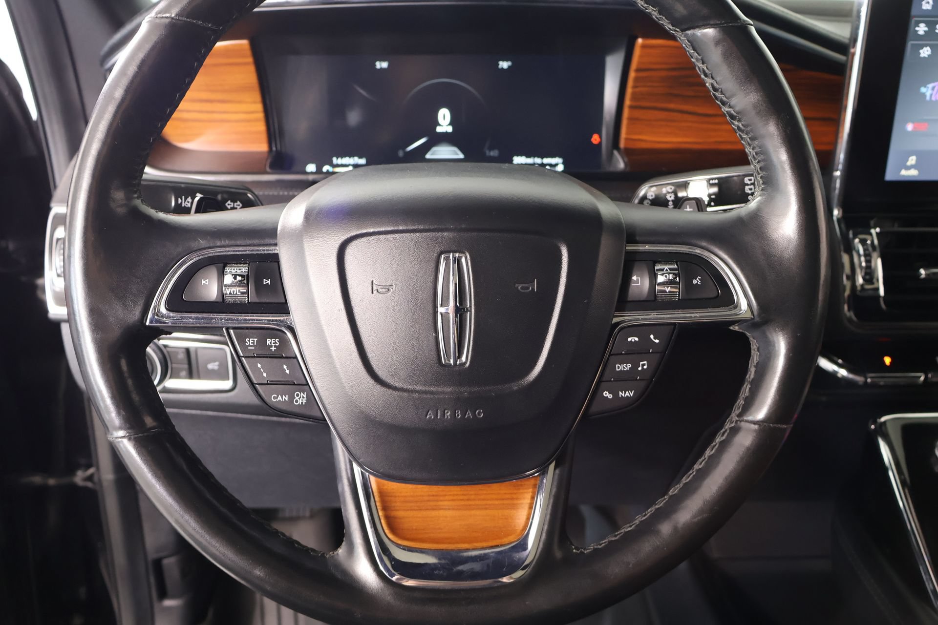 Used 2020 Lincoln Navigator Reserve AWD/4WD image 3