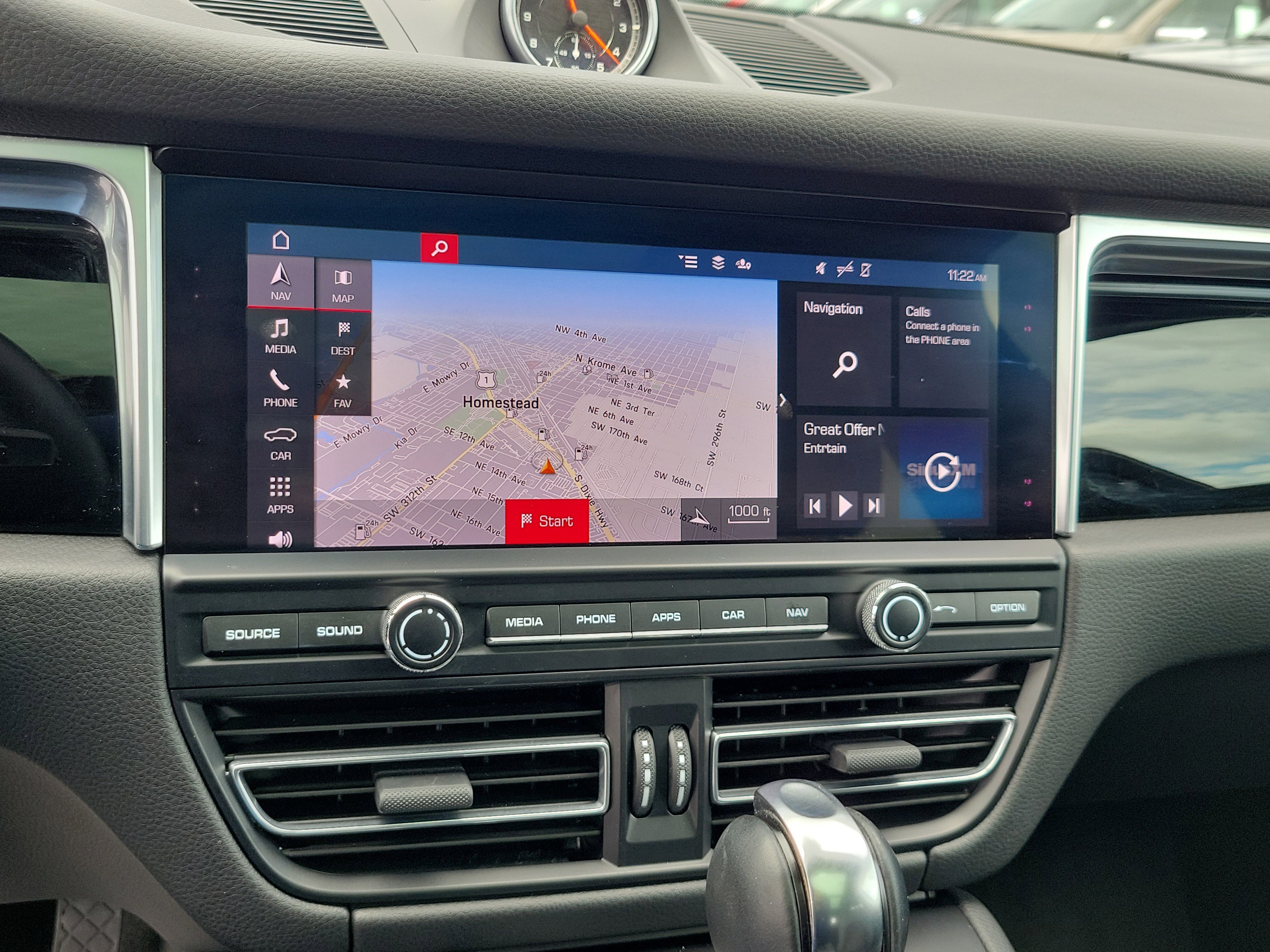 Used 2021 Porsche Macan AWD/4WD image 30